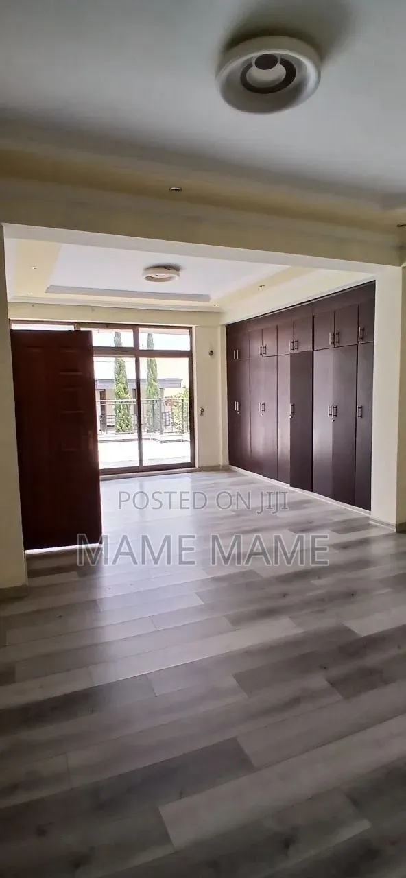 6bdrm House in Addis Abeba, Bole for sale