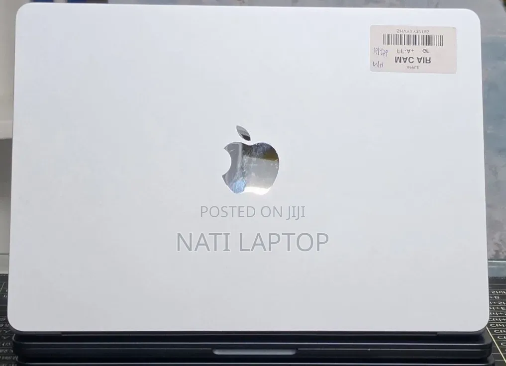 New Laptop Apple MacBook Air 2025 M4 16GB Apple M4 SSD 256GB