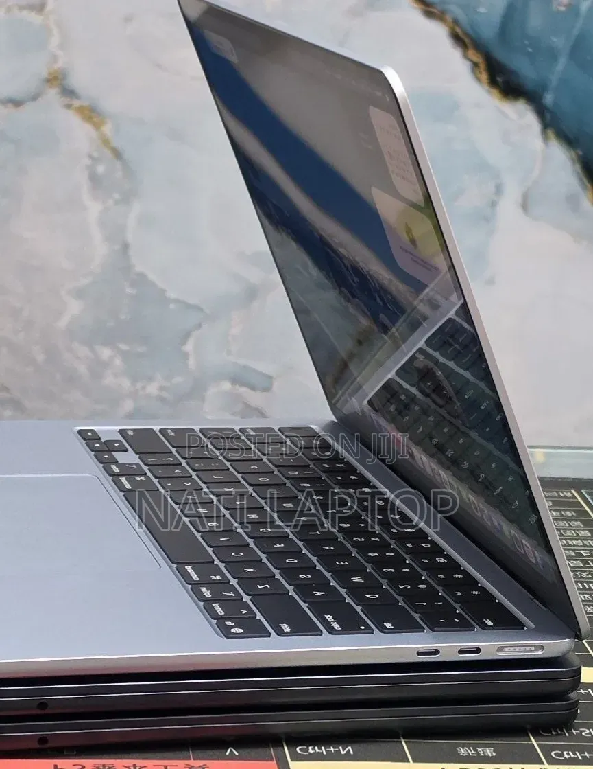New Laptop Apple MacBook Air 2025 M4 16GB Apple M4 SSD 256GB
