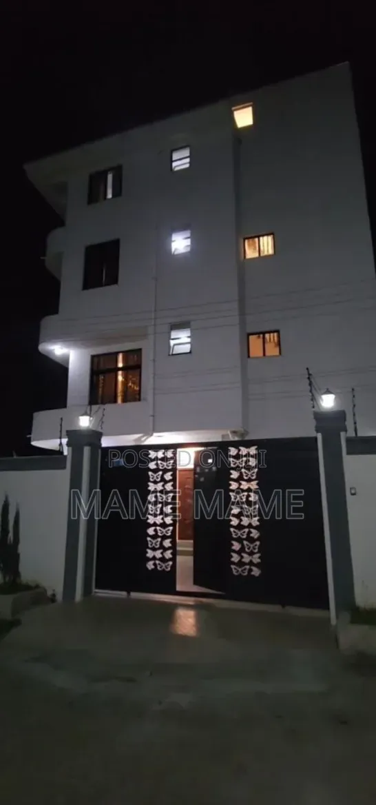 7bdrm House in Addis Abeba, Bole for sale