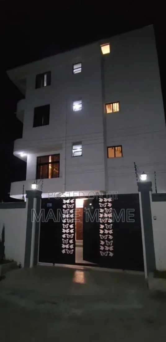 7bdrm House in Addis Abeba, Bole for sale