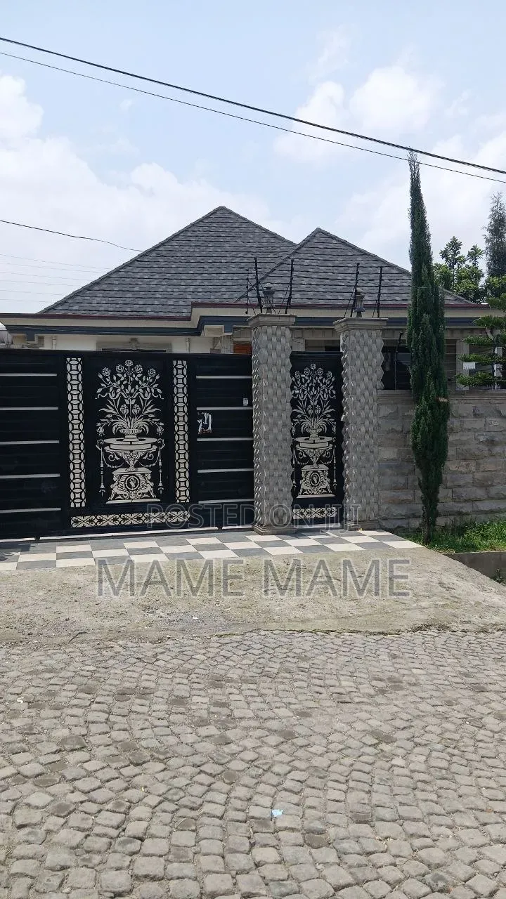 4bdrm Villa in Addis Abeba, Bole for sale