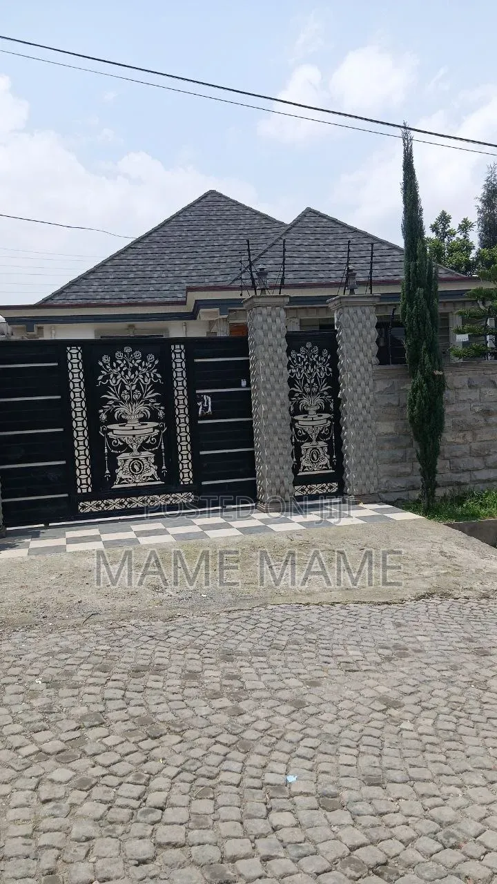 4bdrm Villa in Addis Abeba, Bole for sale