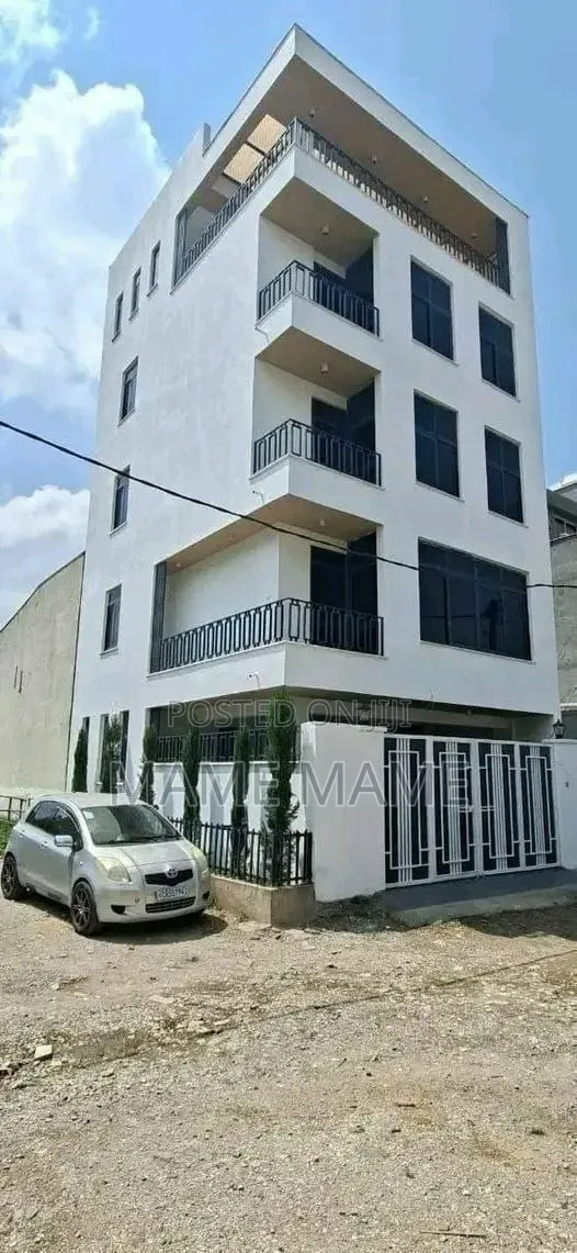 6bdrm House in Addis Abeba, Bole for sale