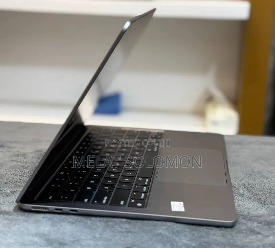 Laptop Apple MacBook Air 2022 M2 8GB eMMC 256GB