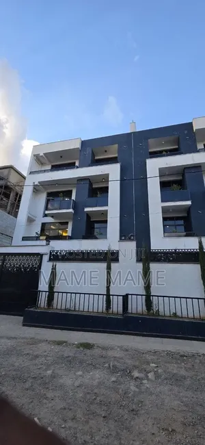 8bdrm House in Addis Abeba, Bole for sale