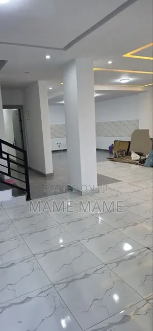 8bdrm House in Addis Abeba, Bole for sale