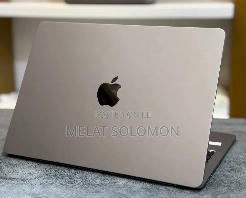 Laptop Apple MacBook Air 2022 M2 8GB eMMC 256GB
