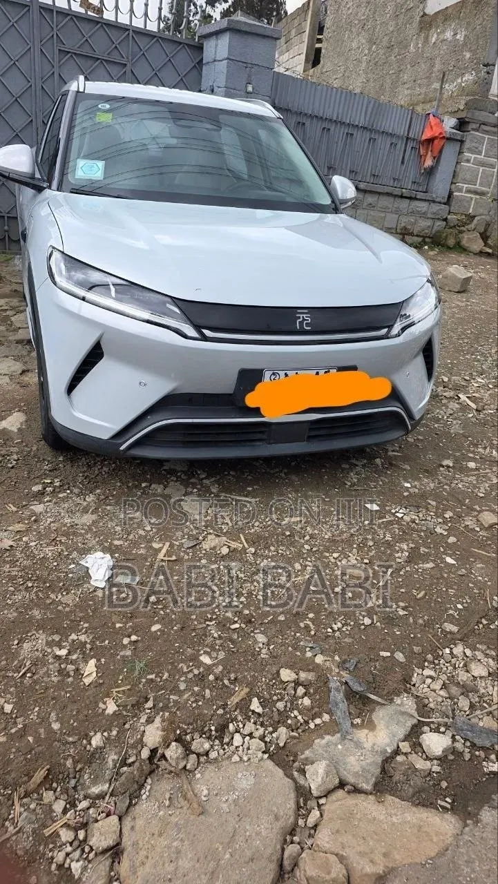 BYD Yuan Up 2025 Silver