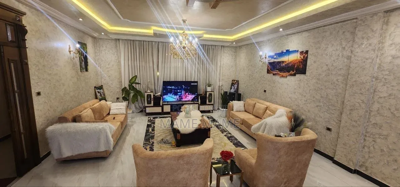 8bdrm House in Addis Abeba, Bole for sale