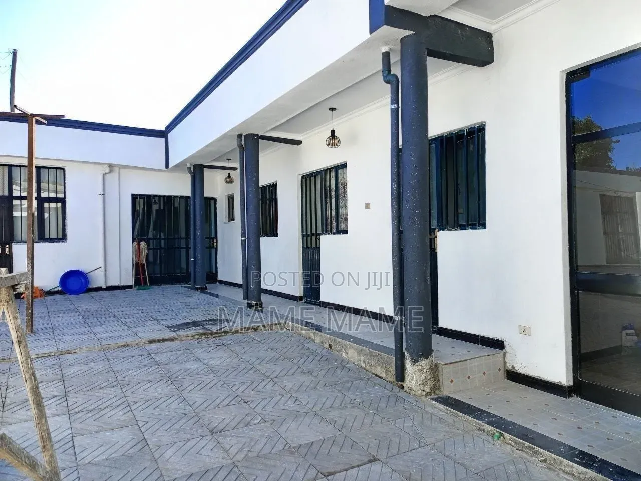 5bdrm House in Addis Abeba, Bole for sale