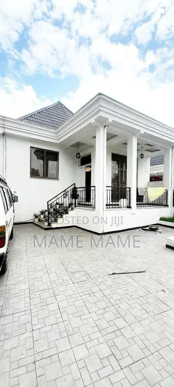 5bdrm Villa in Addis Abeba, Bole for sale
