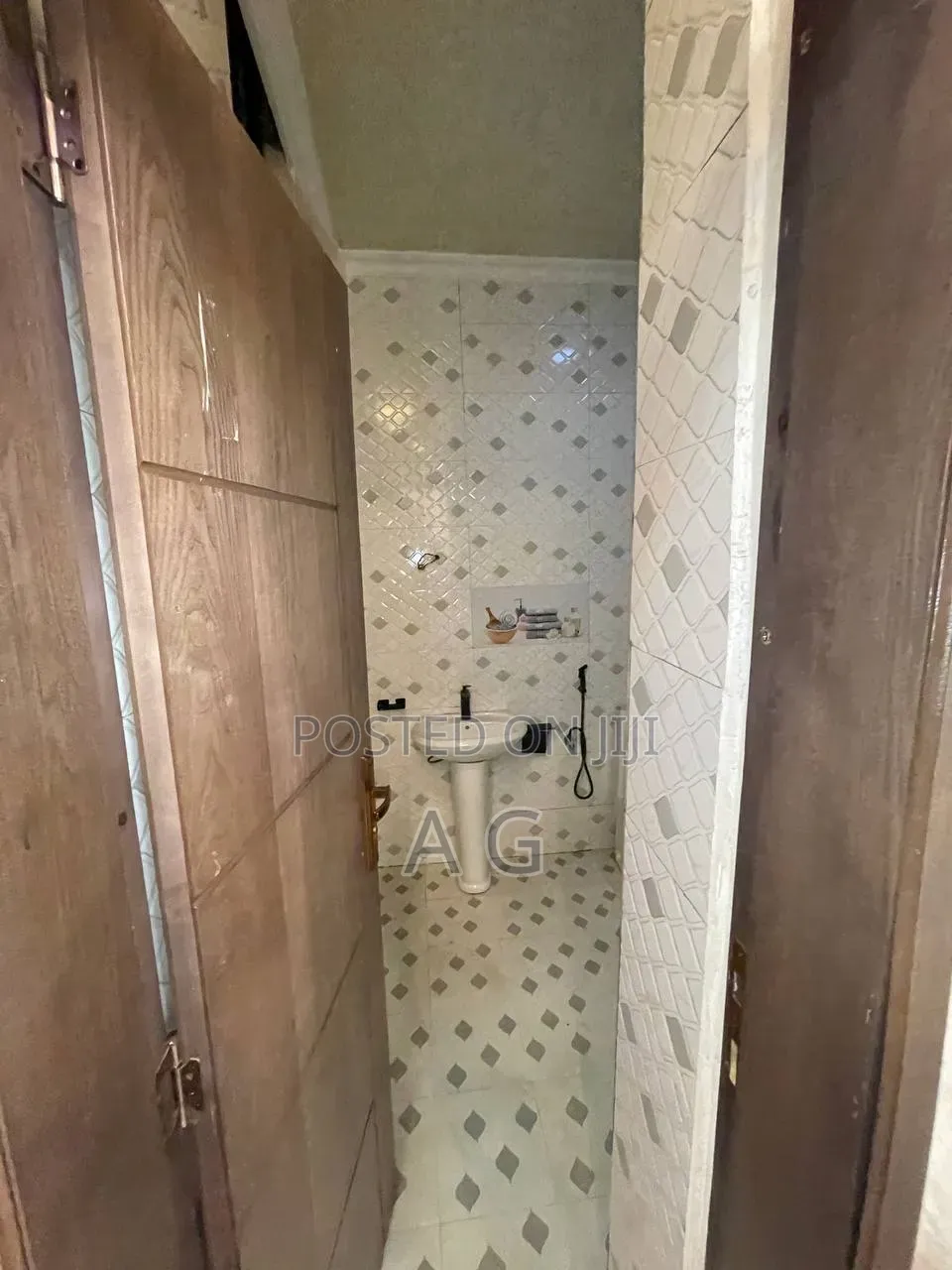 Furnished 3bdrm Apartment in Kolfe Keranio for sale