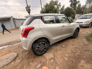 Suzuki Swift 2022 Silver
