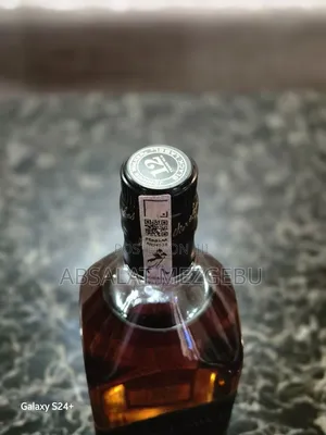 Johnnie Walker Black Label 12-Year Blended Scotch Whisky