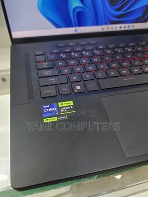 New Laptop Asus ROG Zephyrus G16 16GB Intel Core i9 SSD 1T