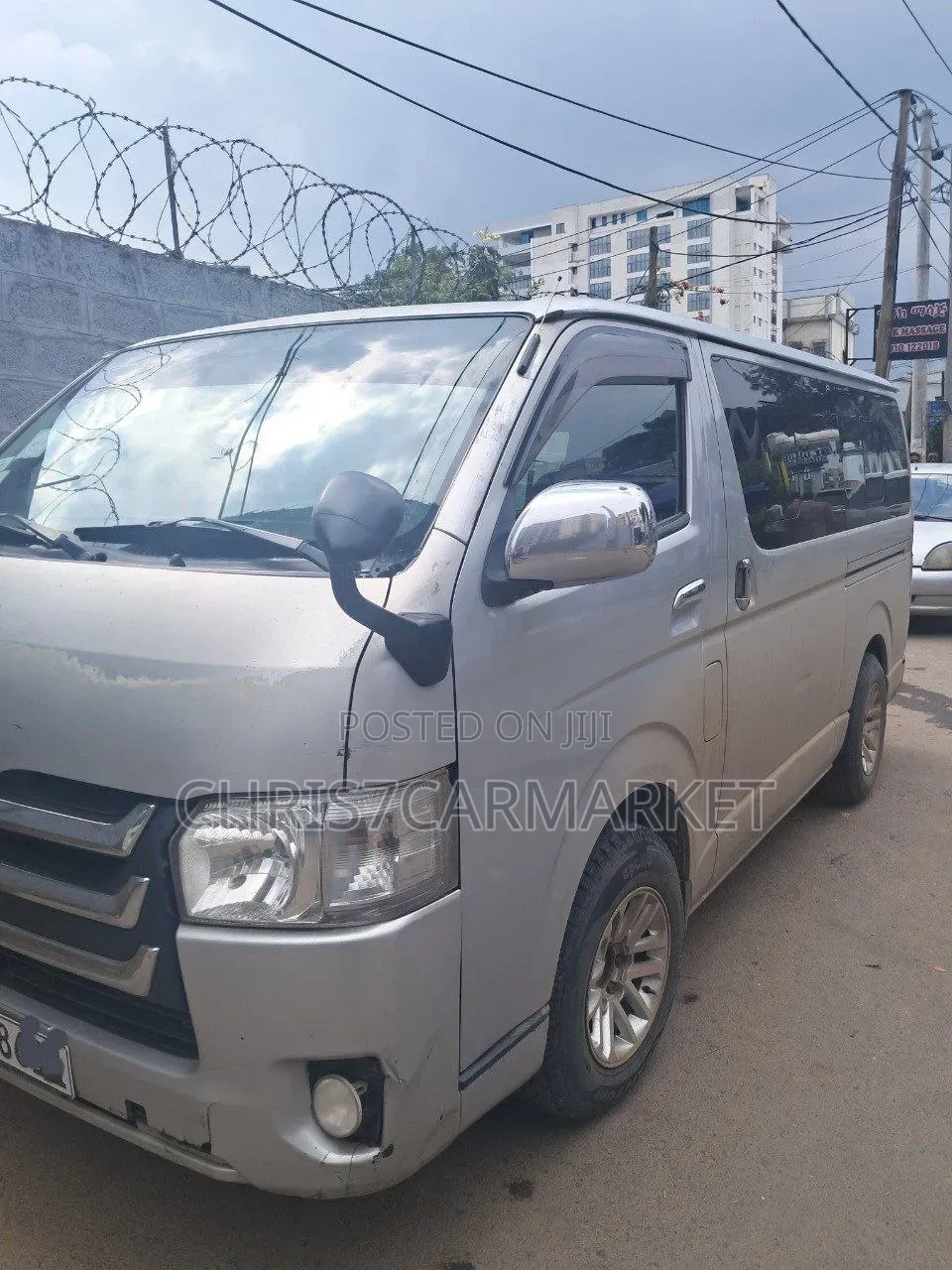 Toyota HiAce 2017 Silver