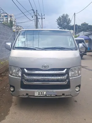 Toyota HiAce 2017 Silver