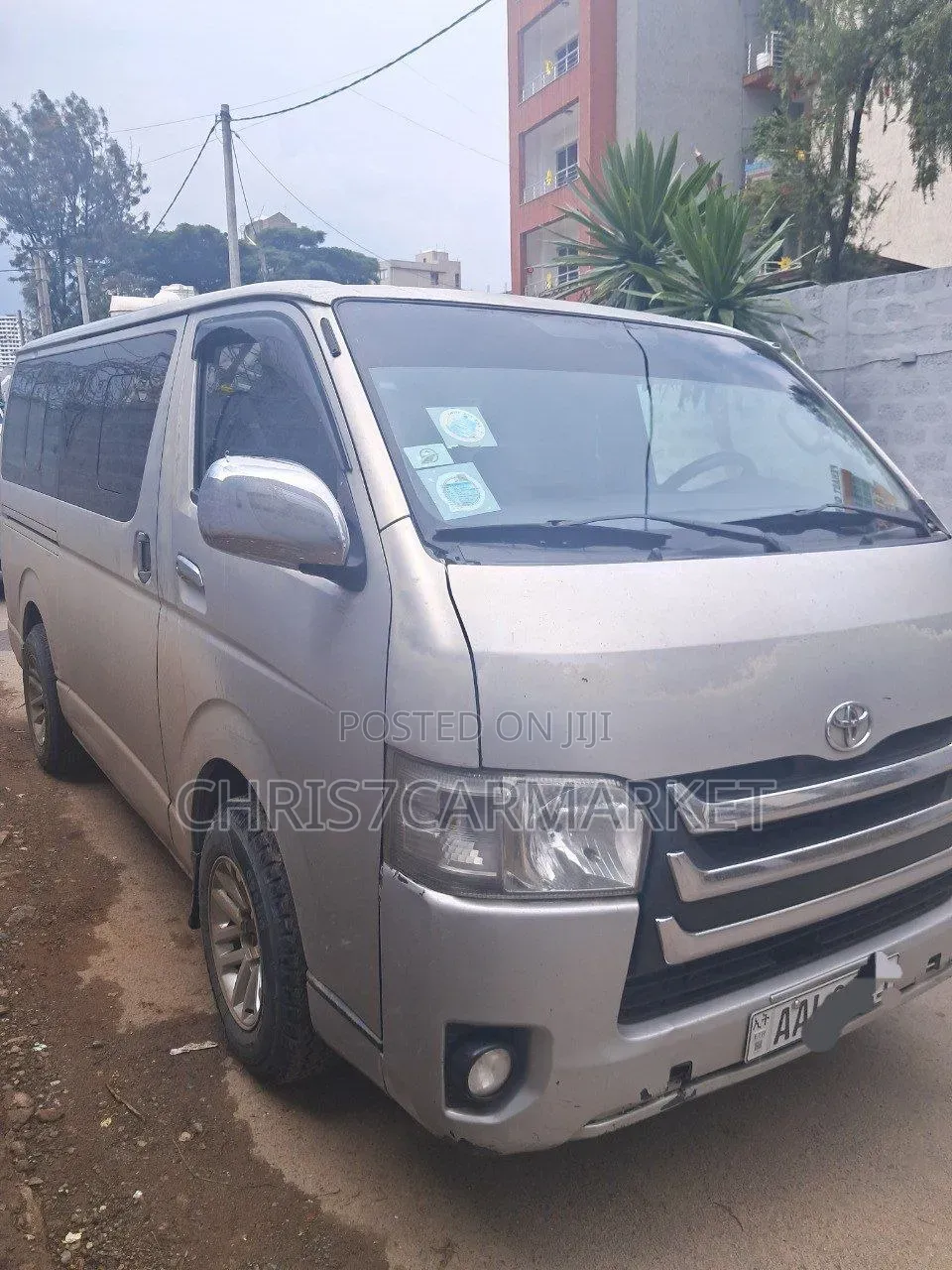 Toyota HiAce 2017 Silver