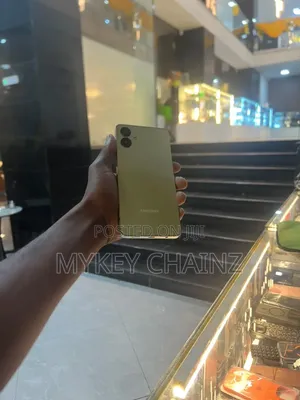 Samsung Galaxy A06 64 GB Gold