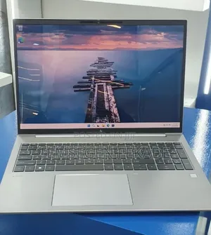 New Laptop HP ZBook Firefly 16 G10 16GB Intel Core i7 SSD 512GB
