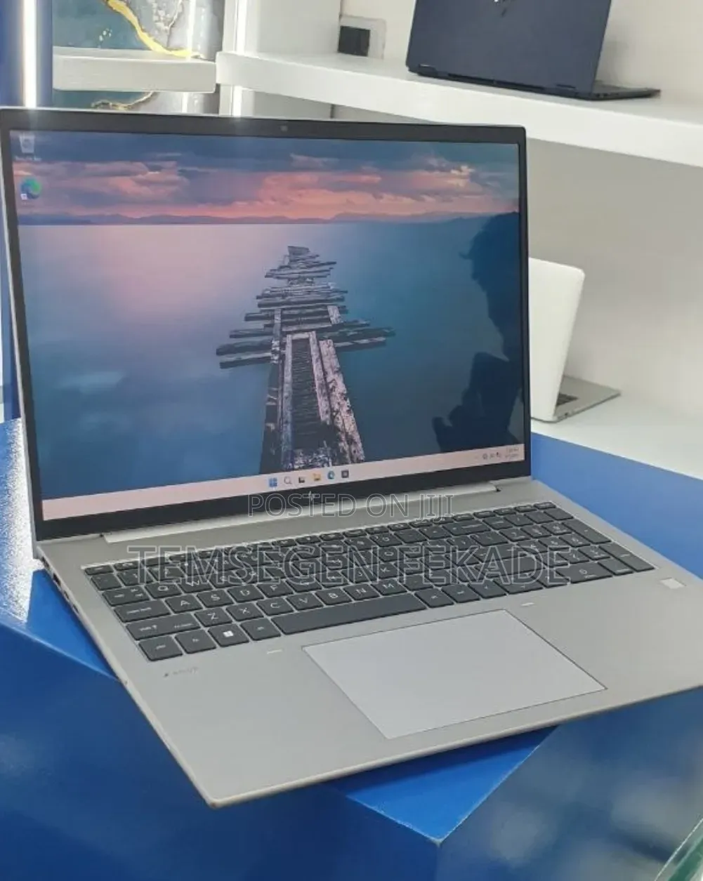 New Laptop HP ZBook Firefly 16 G10 16GB Intel Core i7 SSD 512GB