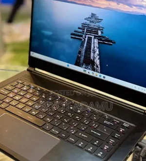 New Laptop MSI Stealth GS77 8GB Intel Core i7 SSD 512GB