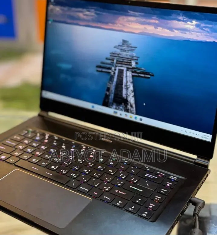 New Laptop MSI Stealth GS77 8GB Intel Core i7 SSD 512GB