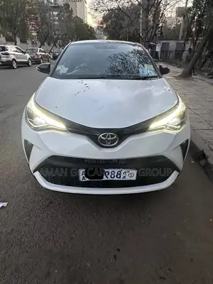 Toyota C-HR 2022 White