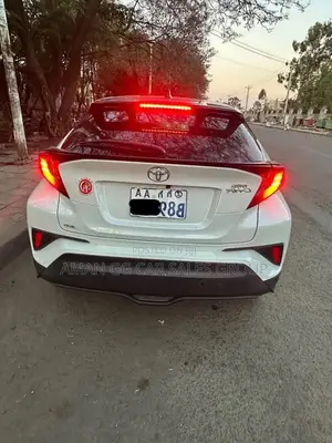 Toyota C-HR 2022 White