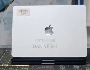 New Laptop Apple MacBook Air 2025 M4 16GB Apple M4 SSD 256GB