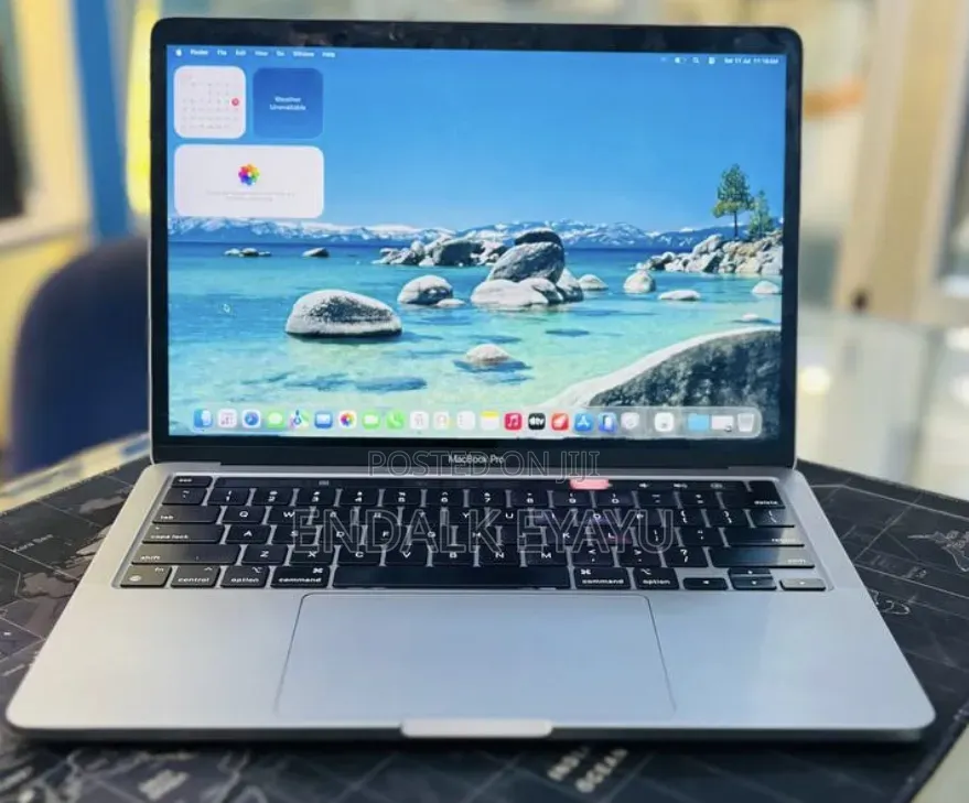 New Laptop Apple MacBook Pro 2022 M2 8GB Apple M2 SSD 512GB