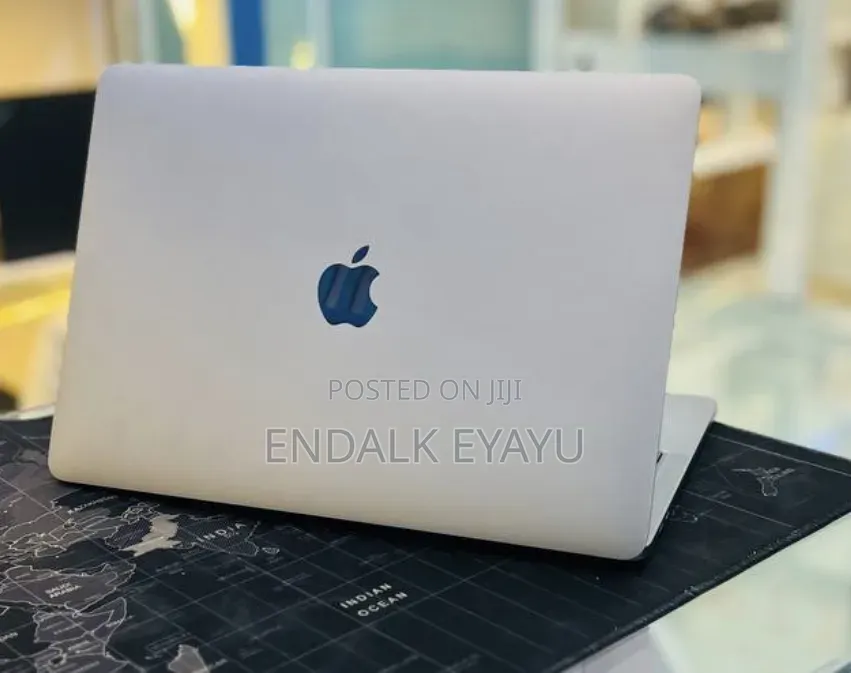 New Laptop Apple MacBook Pro 2022 M2 8GB Apple M2 SSD 512GB