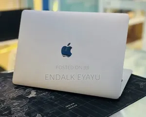 New Laptop Apple MacBook Pro 2022 M2 8GB Apple M2 SSD 512GB