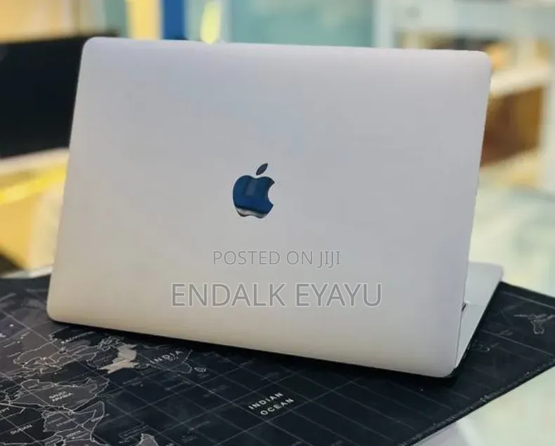 New Laptop Apple MacBook Pro 2022 M2 8GB Apple M2 SSD 512GB
