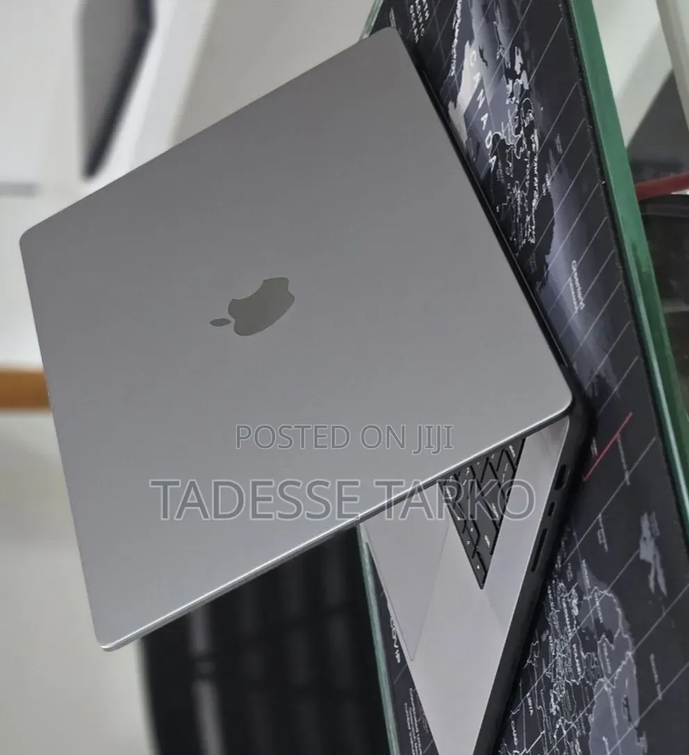 New Laptop Apple MacBook Pro 2023 M2 16GB Apple M2 SSD 512GB