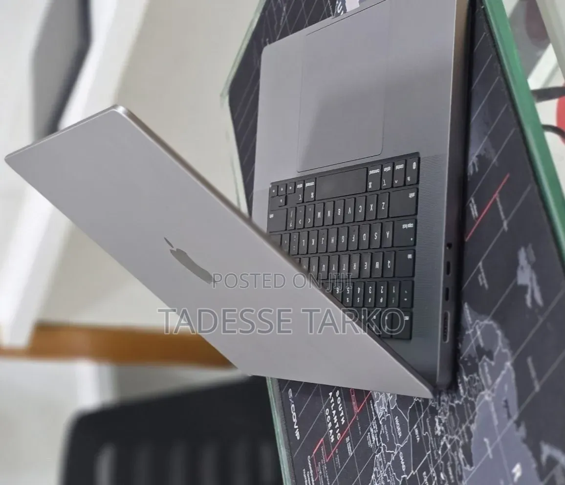 New Laptop Apple MacBook Pro 2023 M2 16GB Apple M2 SSD 512GB
