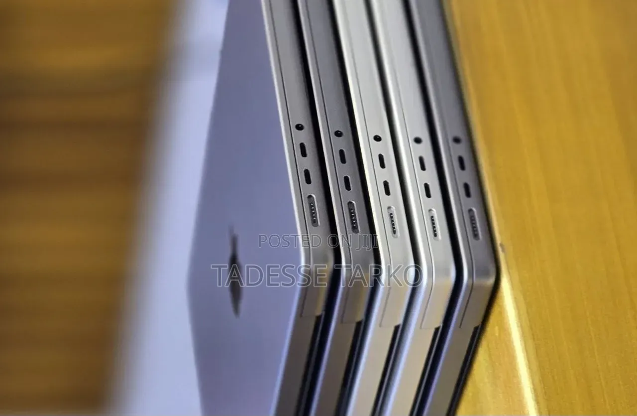 New Laptop Apple MacBook Pro 2021 M1 16GB Apple M1 Pro SSD 512GB