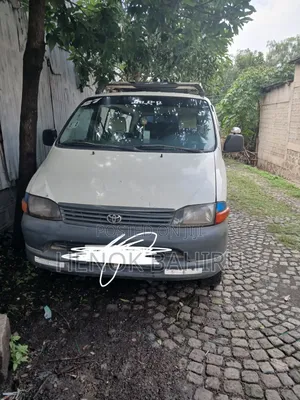 Toyota Grand HiAce 2002 White