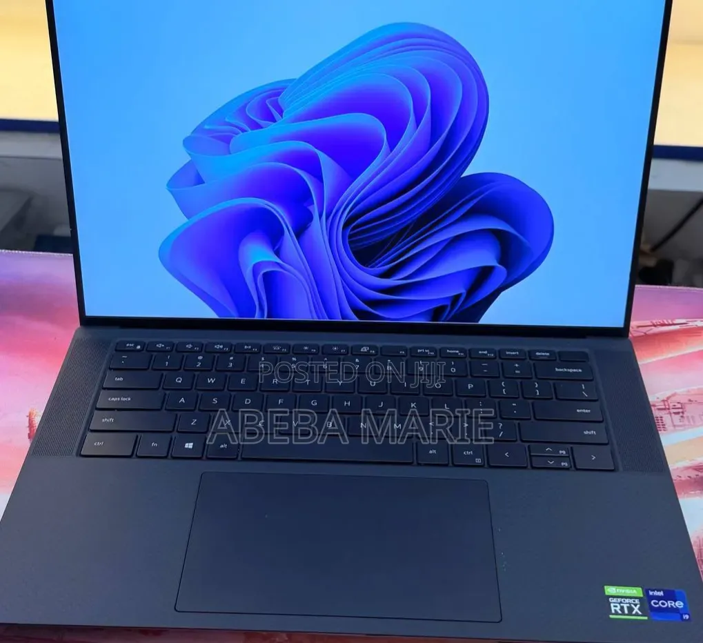 New Laptop Dell Precision 5560 16GB Intel Core i9 SSD 512GB
