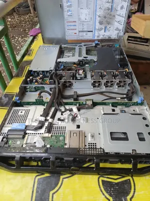 Server Dell PowerEdge R440 8GB Intel Xeon HDD 512GB