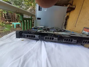Server Dell PowerEdge R440 8GB Intel Xeon HDD 512GB