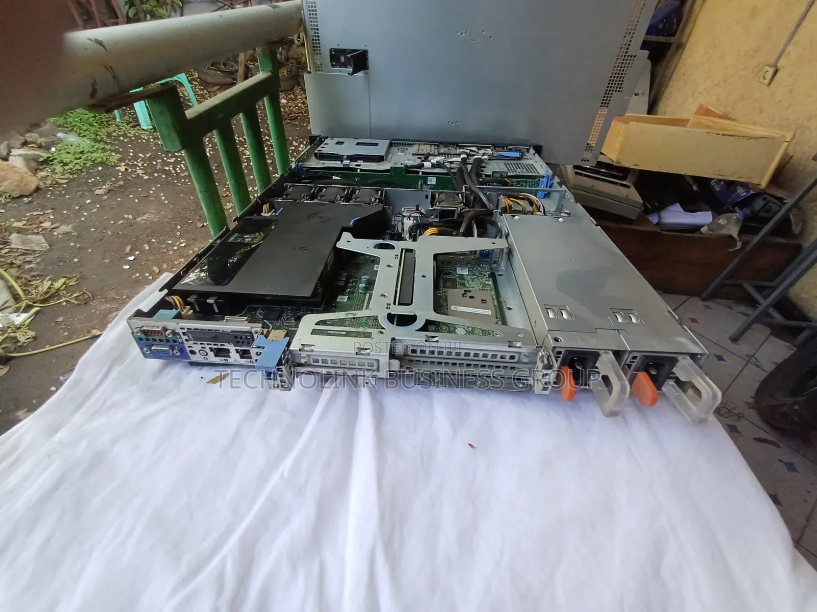 Server Dell PowerEdge R440 8GB Intel Xeon HDD 512GB