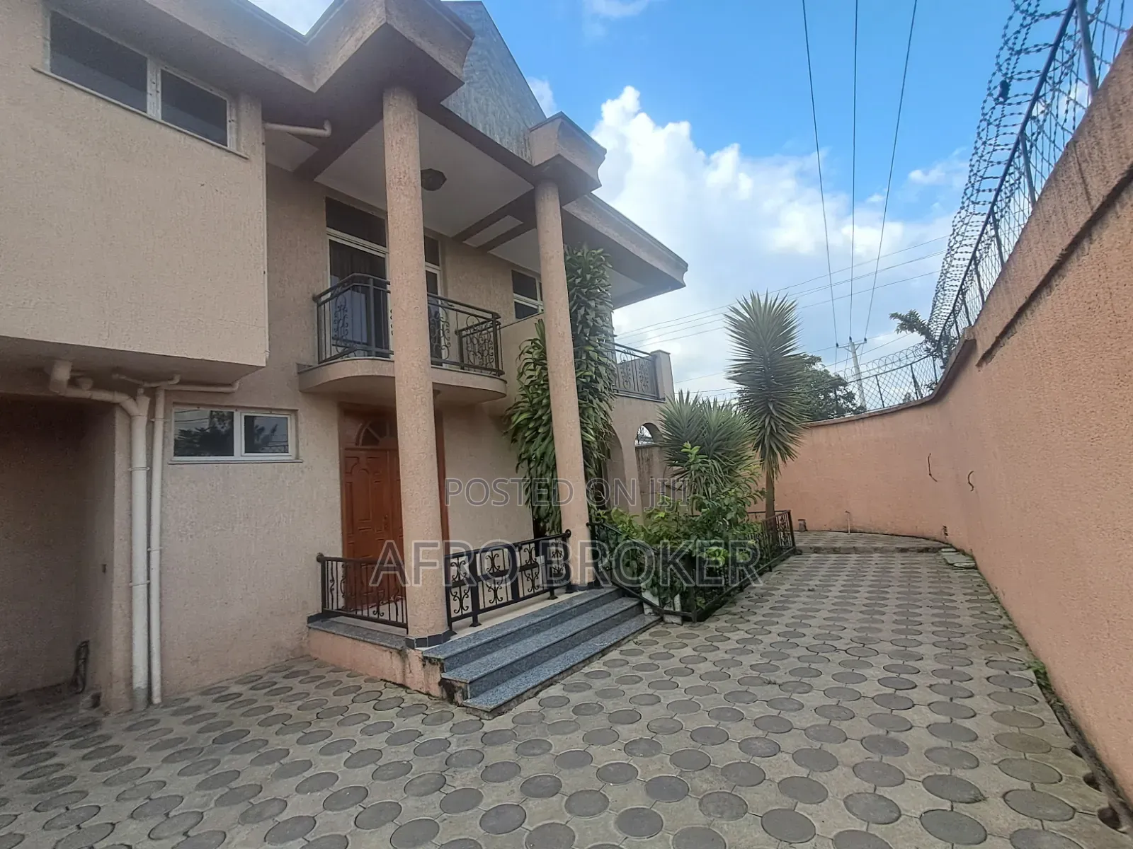 Furnished 7bdrm House in Kality Main Road, Akaky Kaliti for sale