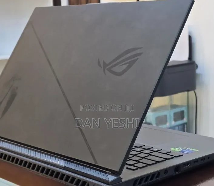 New Laptop Asus ROG Strix G18 32GB Intel Core i9 SSD 1T
