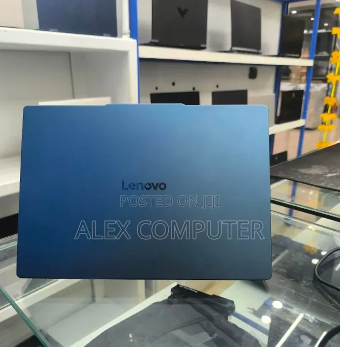 New Laptop Lenovo 32GB AMD Ryzen 7 SSD 1T