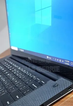 New Laptop Dell 16GB Intel Core i7 SSD 512GB
