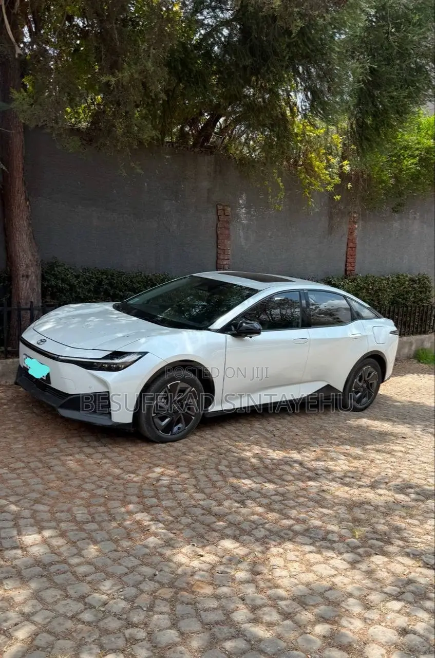 Toyota bZ3 2024 White