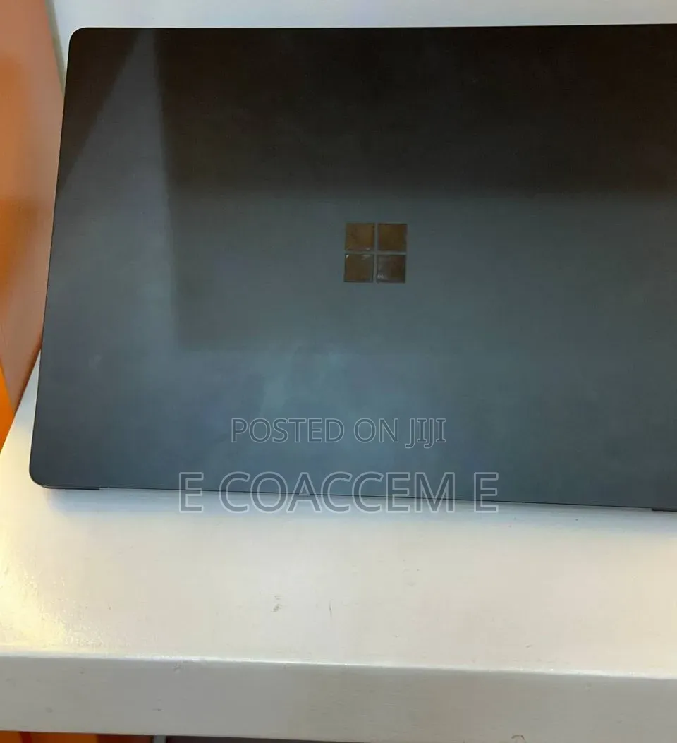New Laptop Microsoft Surface 16GB Intel Core i7 SSD 512GB
