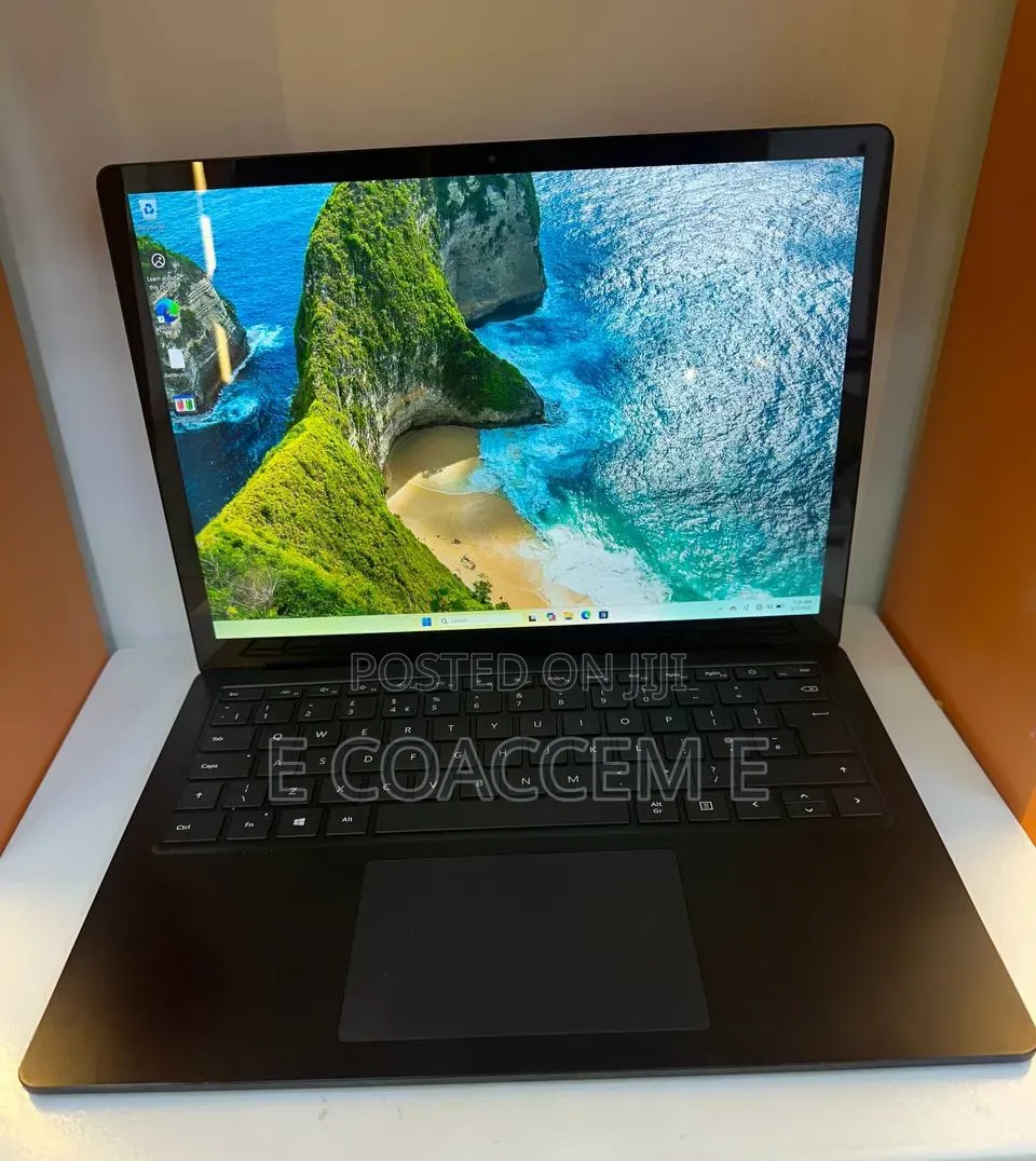 New Laptop Microsoft Surface 16GB Intel Core i7 SSD 512GB